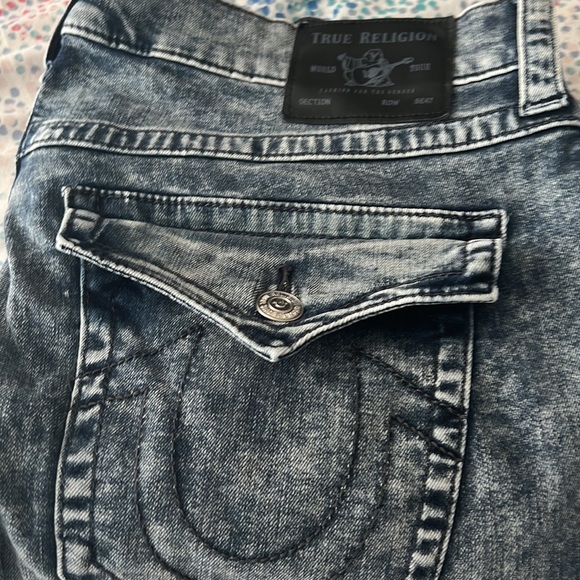 I am selling an authentic pair of True Religion Jean without tags. - Picture 5 of 6